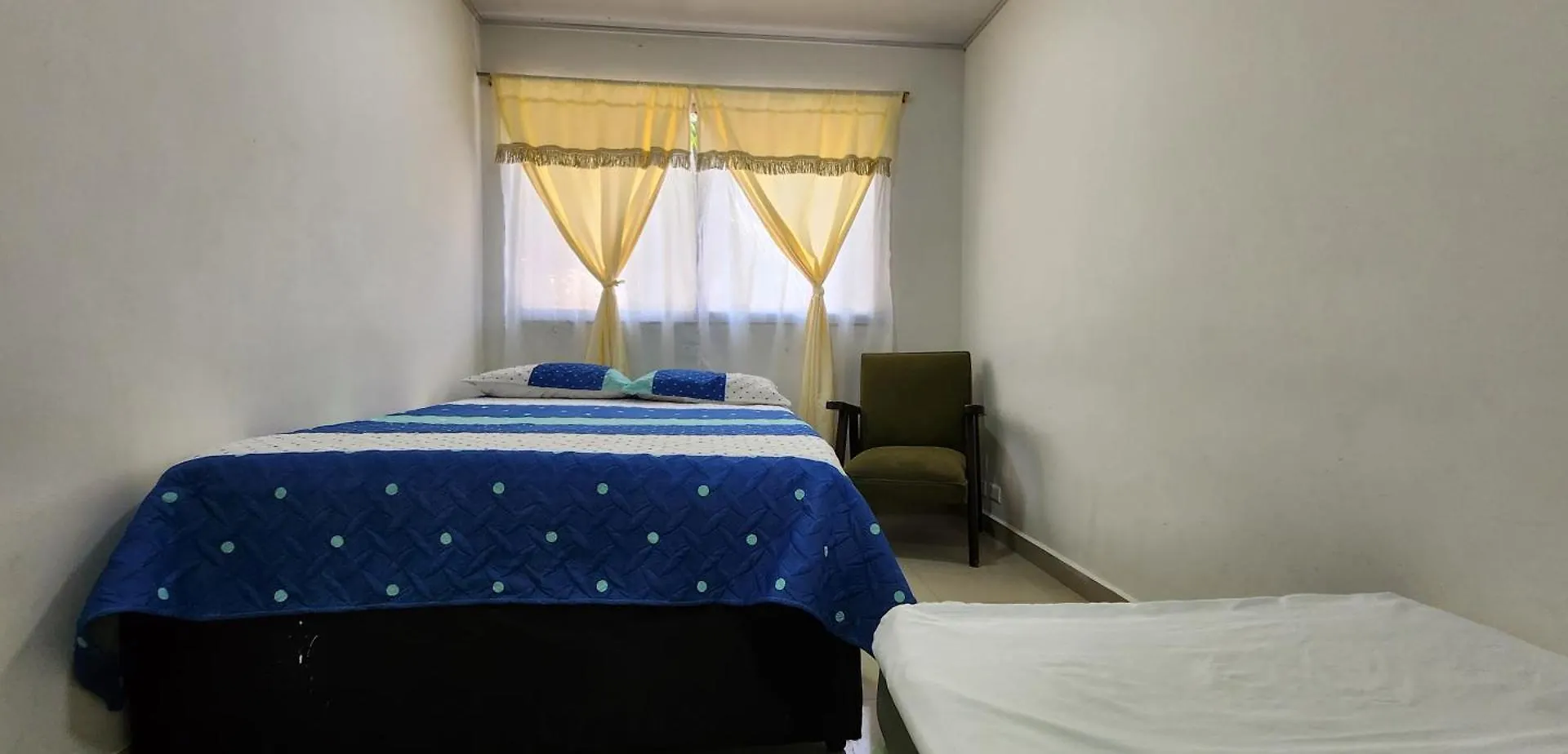 Casa Laureles 2Do Parque Daire Medellín 0*,
